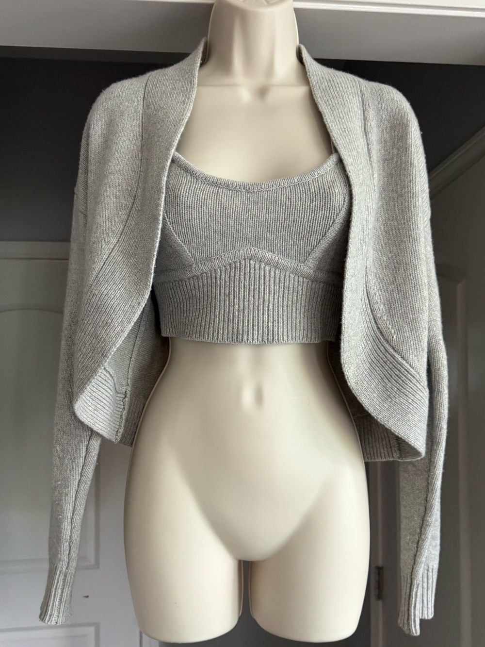 Intermix 50% Cashmere Wool 2 Pc Knit Set Gray Crop Cardigan Bralette Petite P